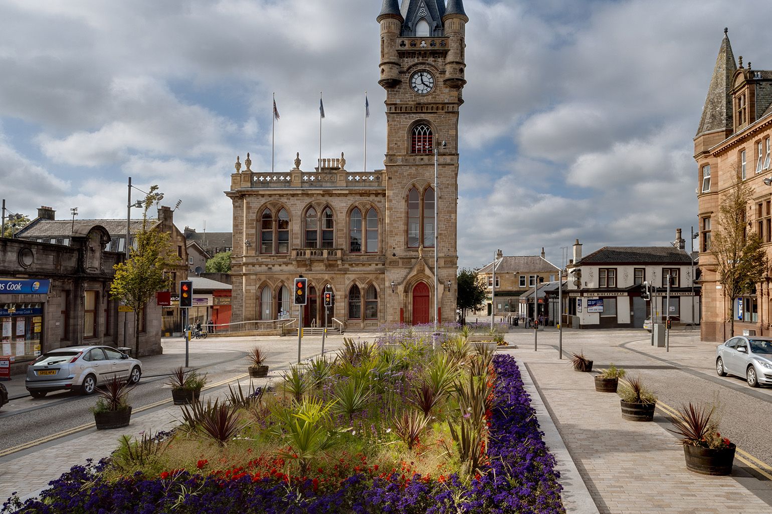 Live in Renfrew the royal burgh and 'Cradle of the Stewarts' Paisley.is