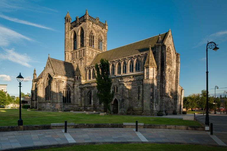 Exterior of Paisley Abbey on a sunny day