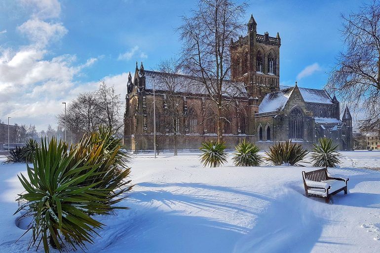 Paisley Abbey in the snow